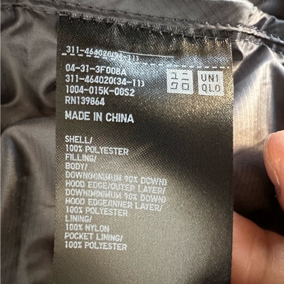 Uniqlo Men’s XL Powder Soft Down Puffer Jacket Black Hooded Like New - Picture 12 of 17